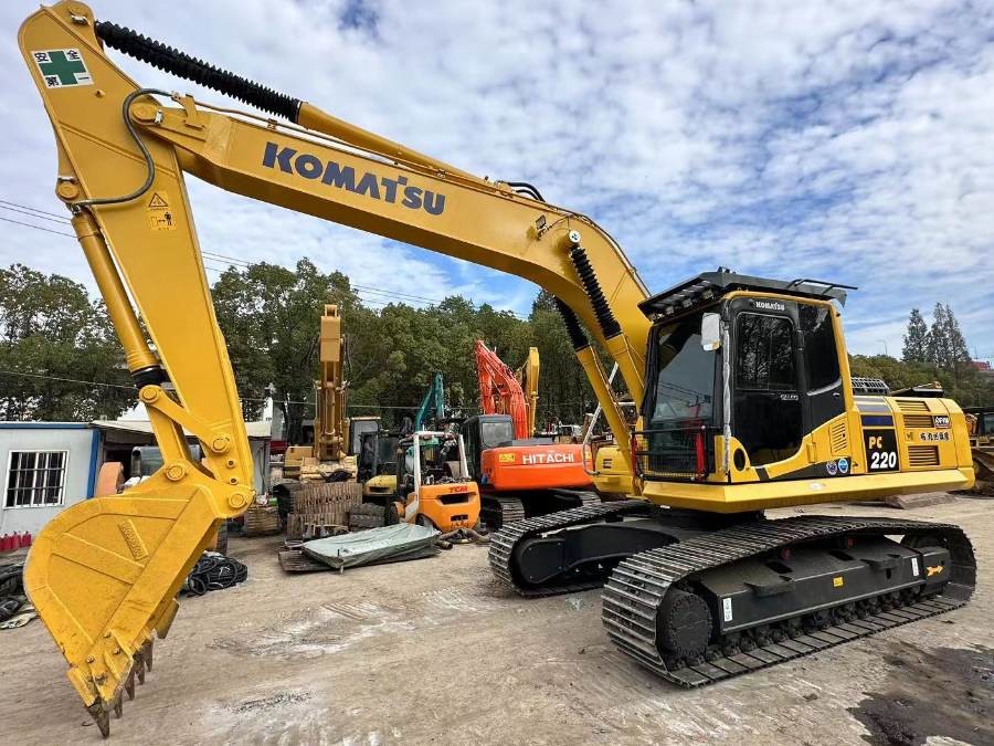 Giappone Escavatori Komatsu usati in vendita Macchine PC220-8 di seconda mano Jindongyu
