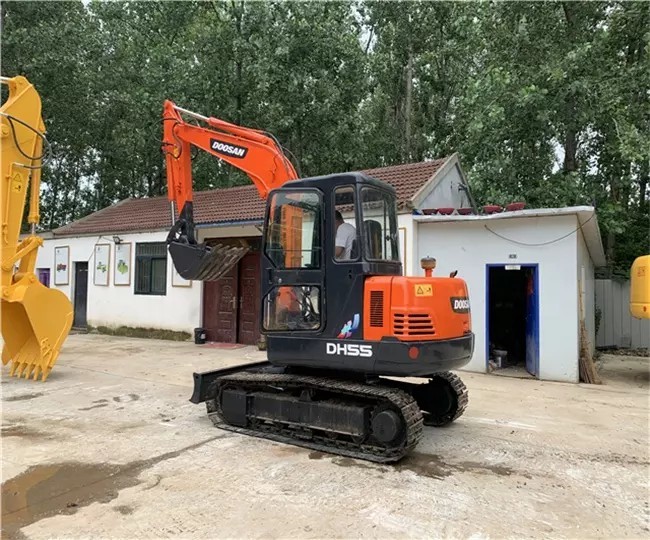 Corea Usato escavatore Doosan in vendita Macchine DH55 Jindongyu di seconda mano