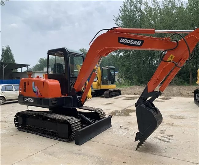 Corea Usato escavatore Doosan in vendita Macchine DH55 Jindongyu di seconda mano