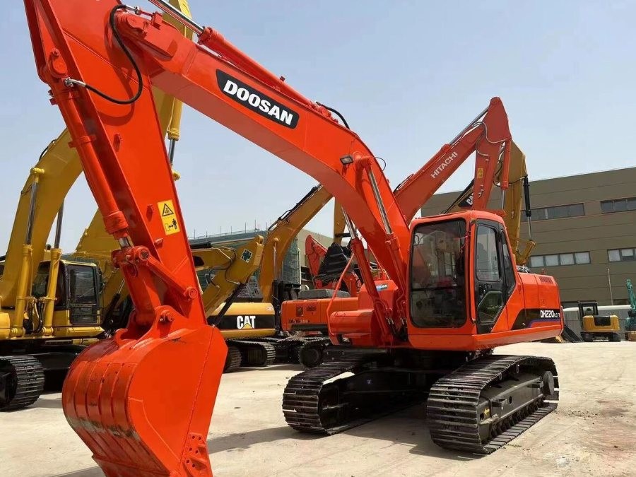 Corea Usato escavatore Doosan in vendita DX220LC di seconda mano Macchine Jindongyu