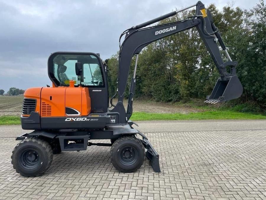Corea Usato escavatore Doosan in vendita DX60W di seconda mano Macchine Jindongyu