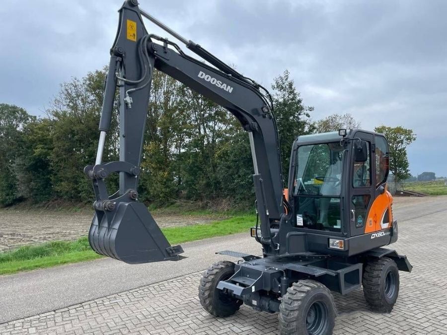 Corea Usato escavatore Doosan in vendita DX60W di seconda mano Macchine Jindongyu
