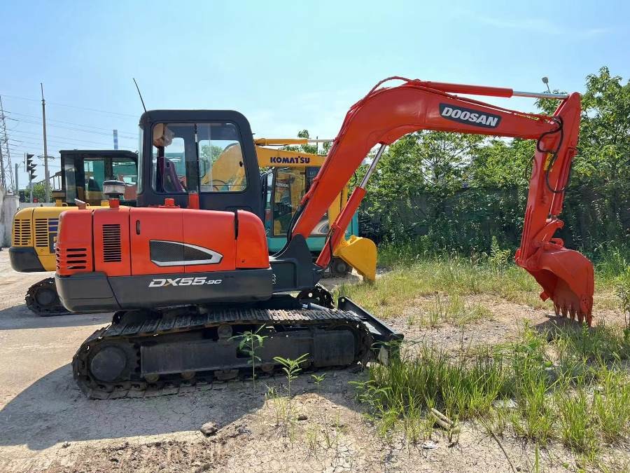 Corea Usato escavatore Doosan in vendita DX55-9C di seconda mano Macchine Jindongyu