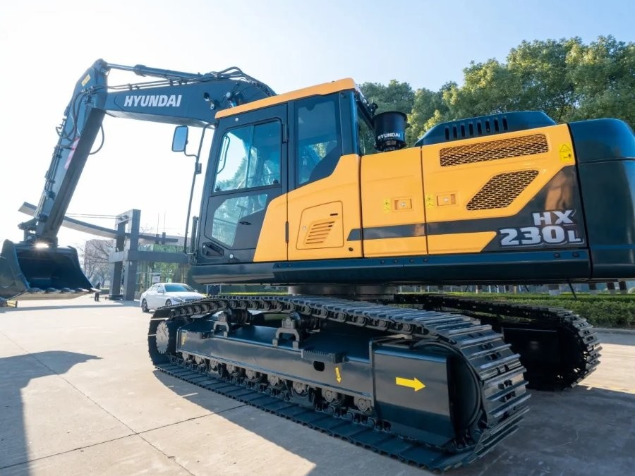 Moving Type Korea Hyundai Excavator HX230 Jindongyu Machinery
