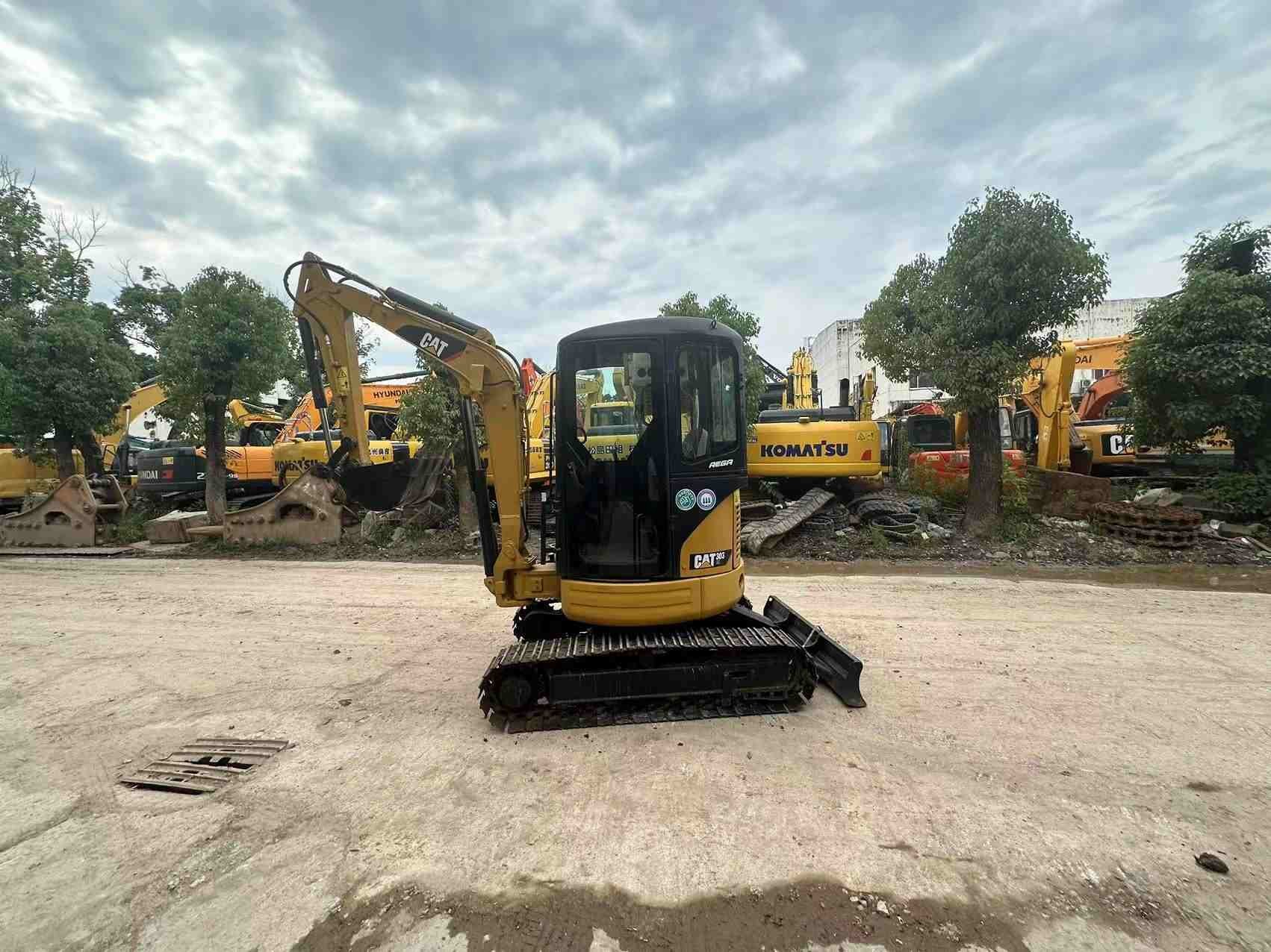 Giappone Escavatore CAT usato in vendita Macchine di seconda mano 303C Jindongyu